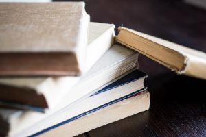 free online classes stack of books